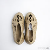 Yeezy Foam RNNR Desert Sand (Premium Batch) - Photo 14