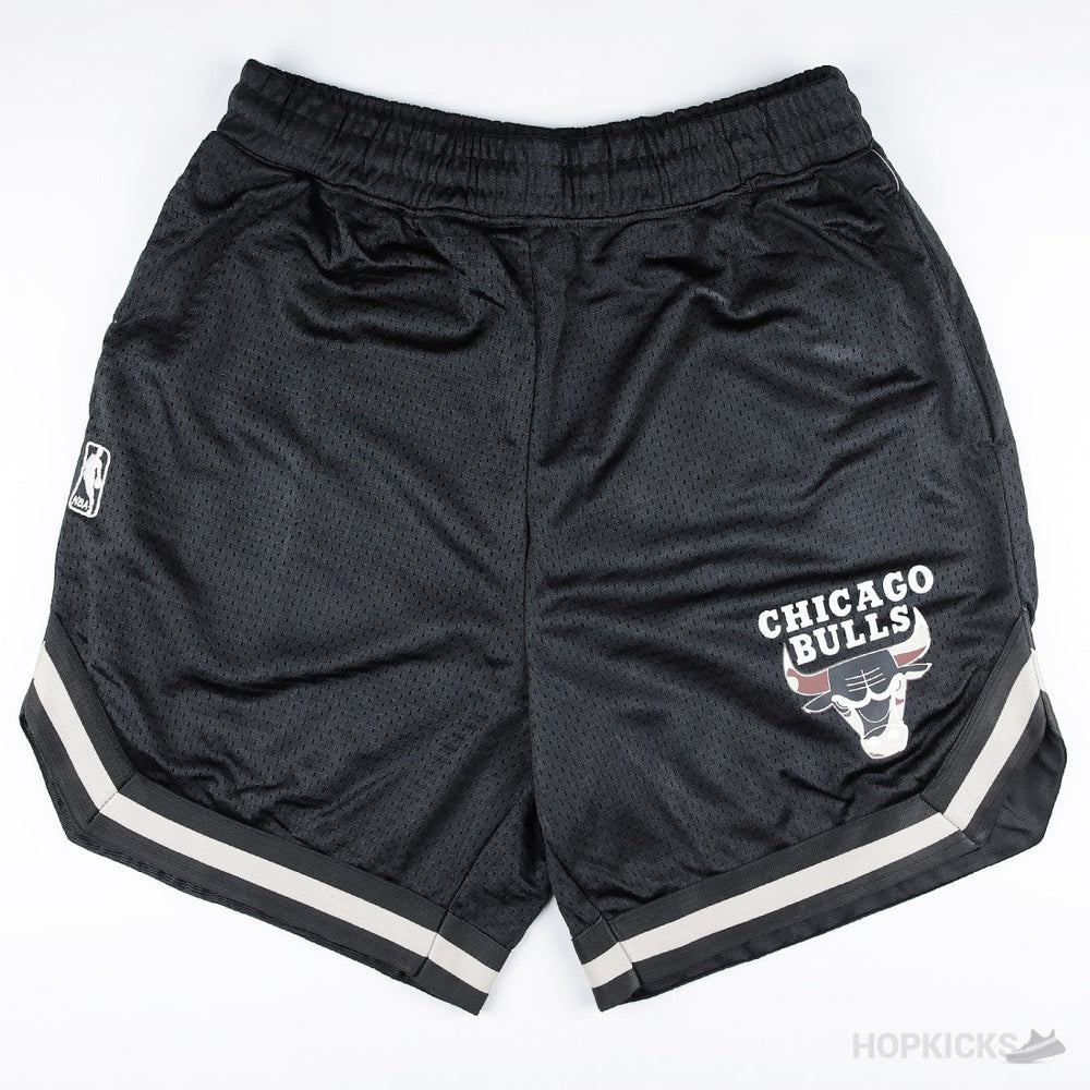 Chicago Bulls NBA Black and White Strip Shorts | Original Product