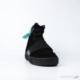 Yeezy Boost 750 Triple Black (Premium Batch) - Photo 2