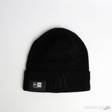 New Era NY Black Logo Black Beanie - Photo 1