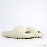 Yeezy Slide Crease - Photo 5