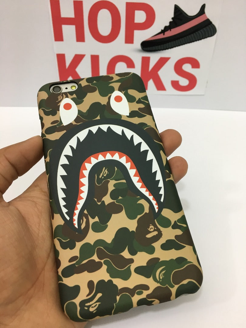 a bathing ape Bape Green Iphone Cover ( GLOW IN DARK )