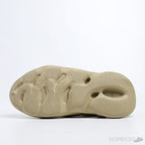 Yeezy Foam RNNR Sulfur - Photo 6
