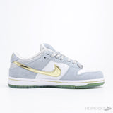 Sean Cliver X SB Dunk Low Holiday Special - Photo 4