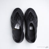 Yeezy Foam RNNR Charcoal (Premium Batch) - Photo 12