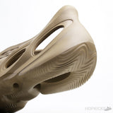 Yeezy Foam RNNR Desert Sand (Premium Batch) - Photo 9