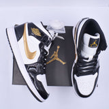 Air Jordan 1 Mid Gold Patent Leather - Photo 2