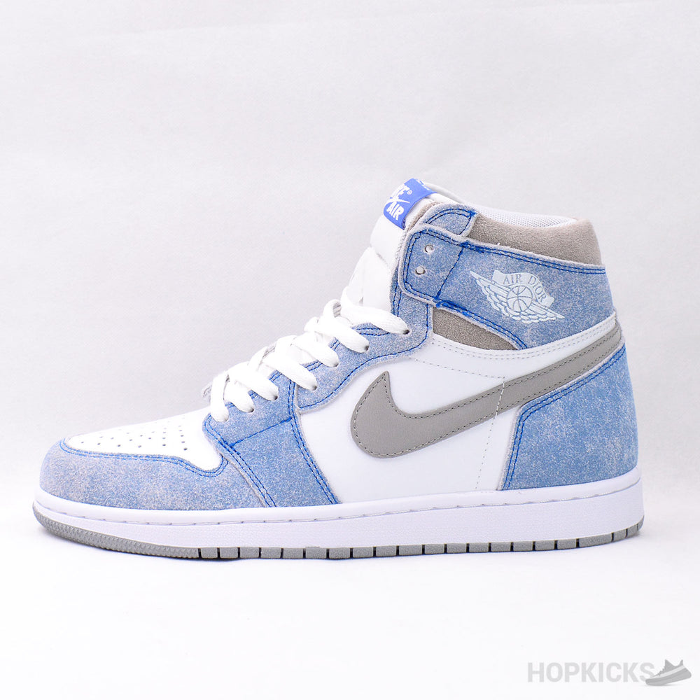 Air Jordan 1 Retro Hyper Royal