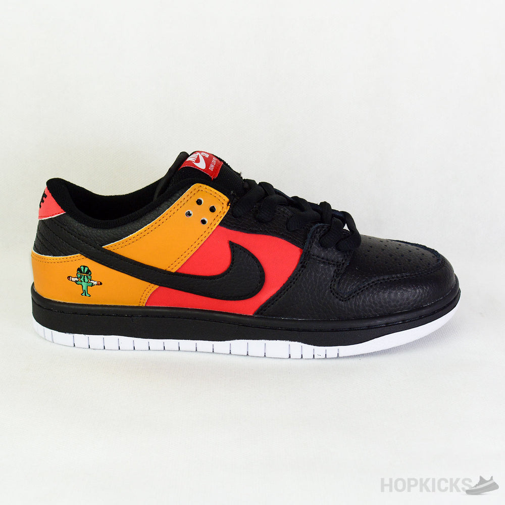 SB Dunk Low Raygun Black
